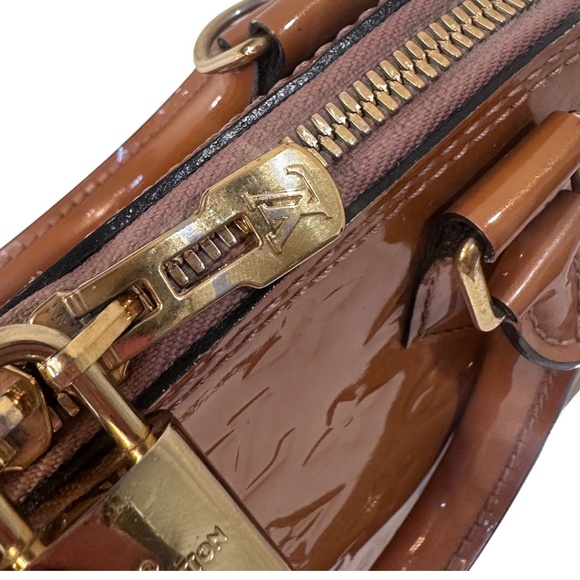 Louis Vuitton Alma BB Vernis Rose Velours - Picture 4 of 10